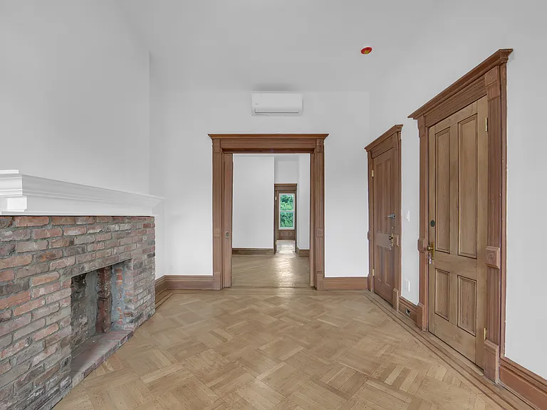 490 Hancock St #TOP — Photo 4
