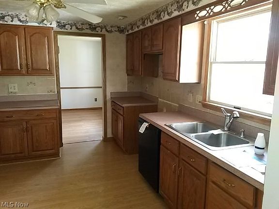 5th image of 8635 Bayberry Dr N