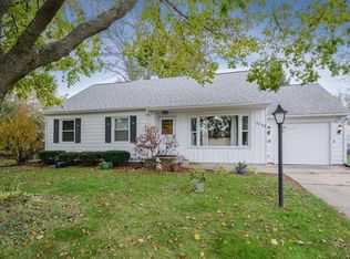 2127 8th Ave SW, Cedar Rapids, IA 52404