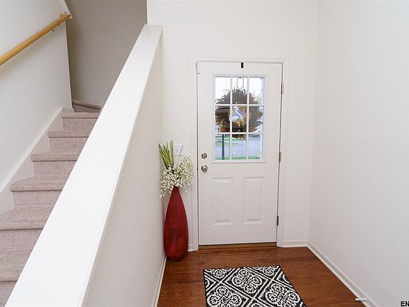 3rd image of 26 Stacey Ct
