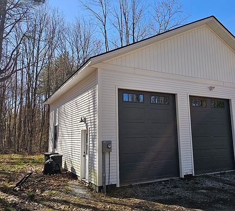 5th image of 110 Fox Farm Rd #2B