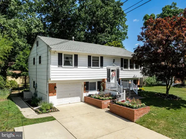107 Sherwood Dr, Turnersville, NJ 08012