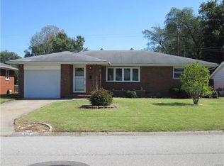 943 Cedar Dr, Wood River, IL