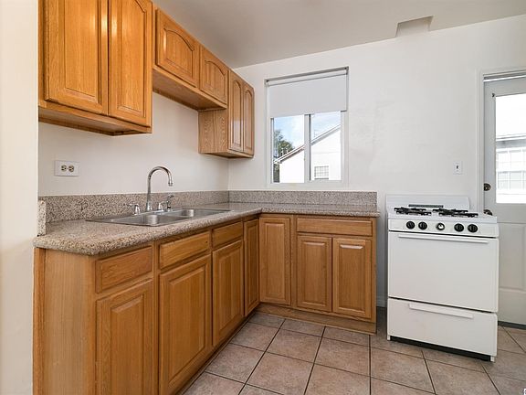 2nd image of 1015 Omer Ln