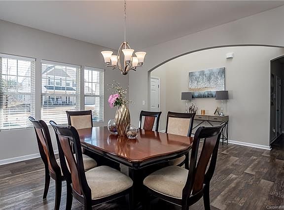 5th image of 2572 Courtland Dr