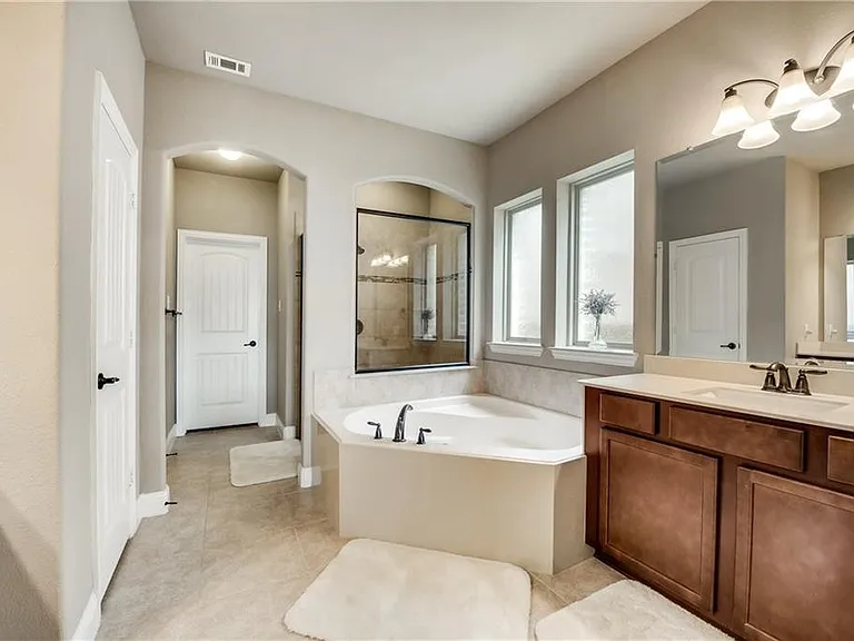 1025 Spring Falls Dr — Photo 13