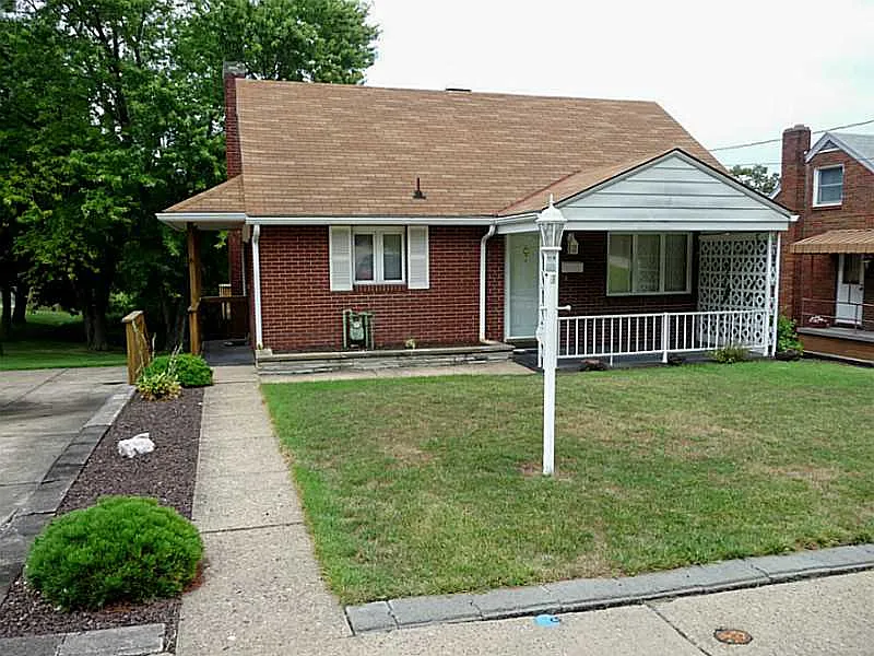 1327 Worthington Ave photo 1