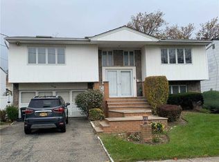 510 Harbor Dr, Cedarhurst, NY