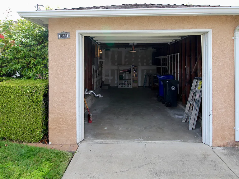 15539 Vassar Ave — Photo 30