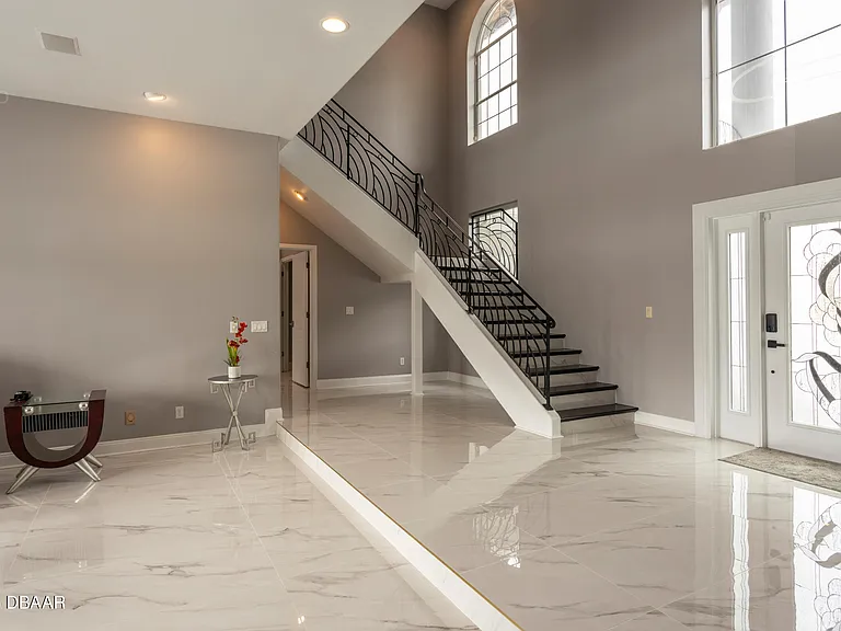 3548 N John Anderson Dr — Photo 27