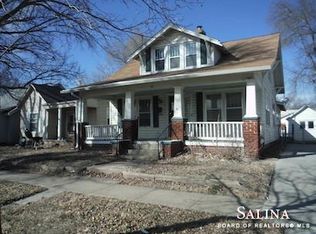 115 NE 4th St, Abilene, KS 67410