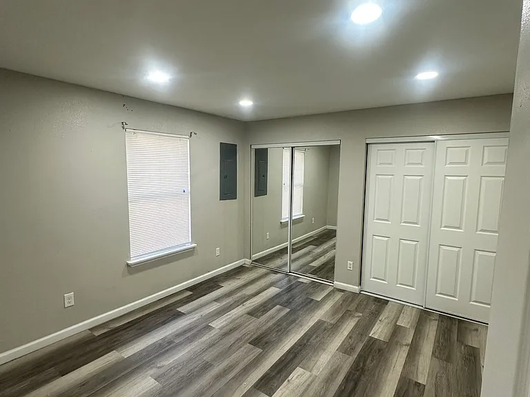 1107 Basin St #A — Photo 9