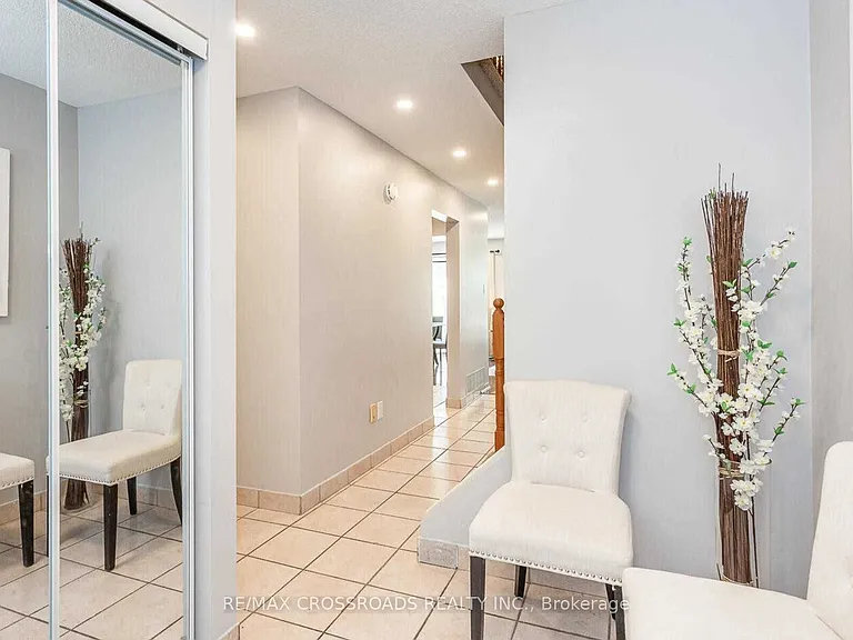 5041 Rundle Ct — Photo 3