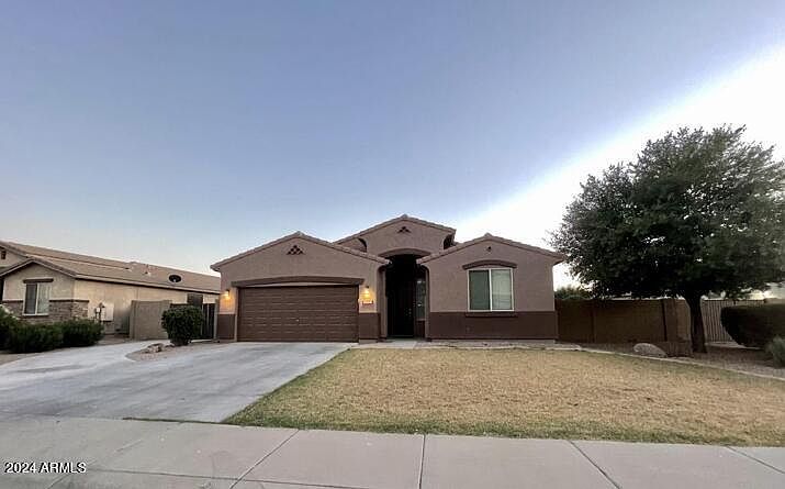 2nd image of 901 W HEREFORD Drive