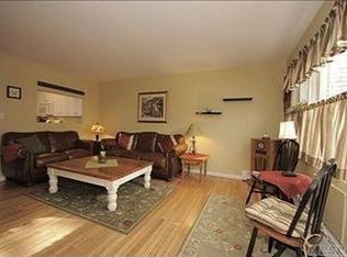79 Finch Ln, Islip, NY 11751