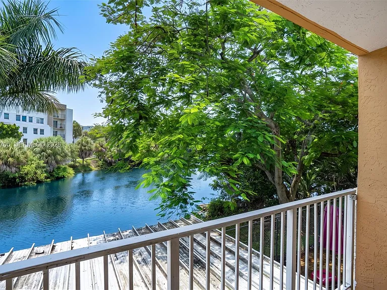 6225 Kendale Lakes Cir #253 — Photo 34