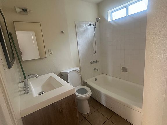 4th image of 12632 San Pablo Ave #D