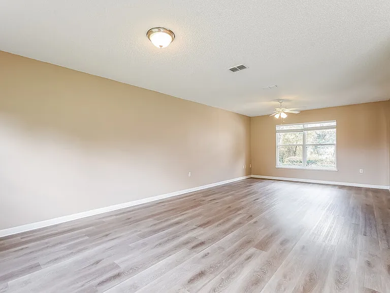 1113 Benan Ct — Photo 6