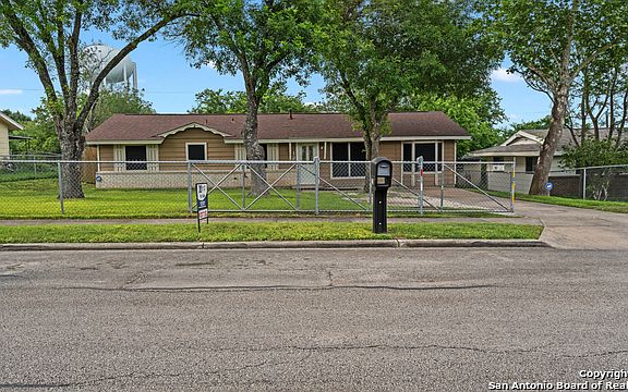 4th image of 122 Paradise Valley