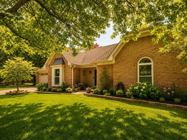 8481 Overcup Oaks Dr, Cordova, TN 38018