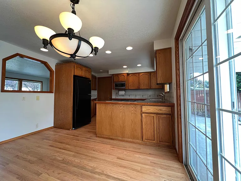 2529 Taylor Ave — Photo 3