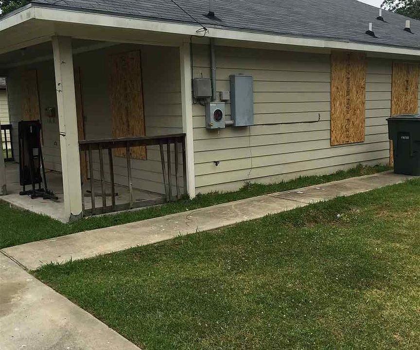 2nd image of 3336 40th St