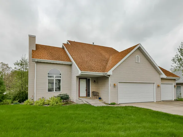 304 Golden Eagle Bnd, Machesney Park, IL 61115