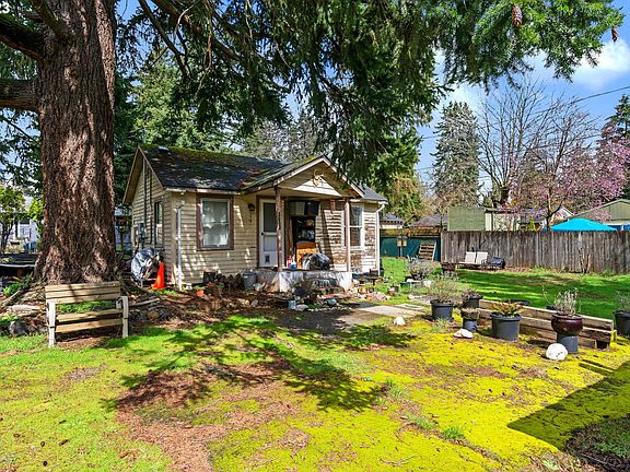 5th image of 2050 SE 143rd Ave E