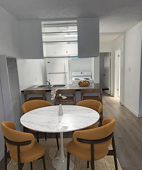 2038 Holly Dr #9 — Photo 2