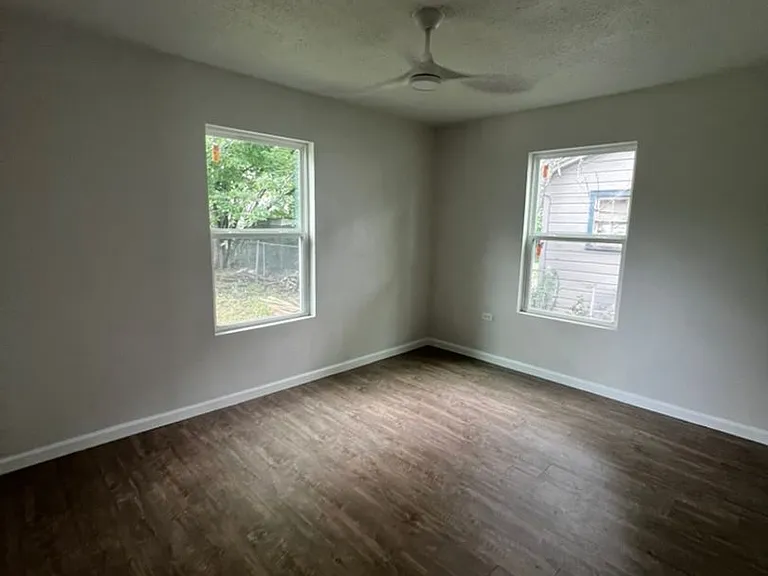 3532 Windsor Ave — Photo 4