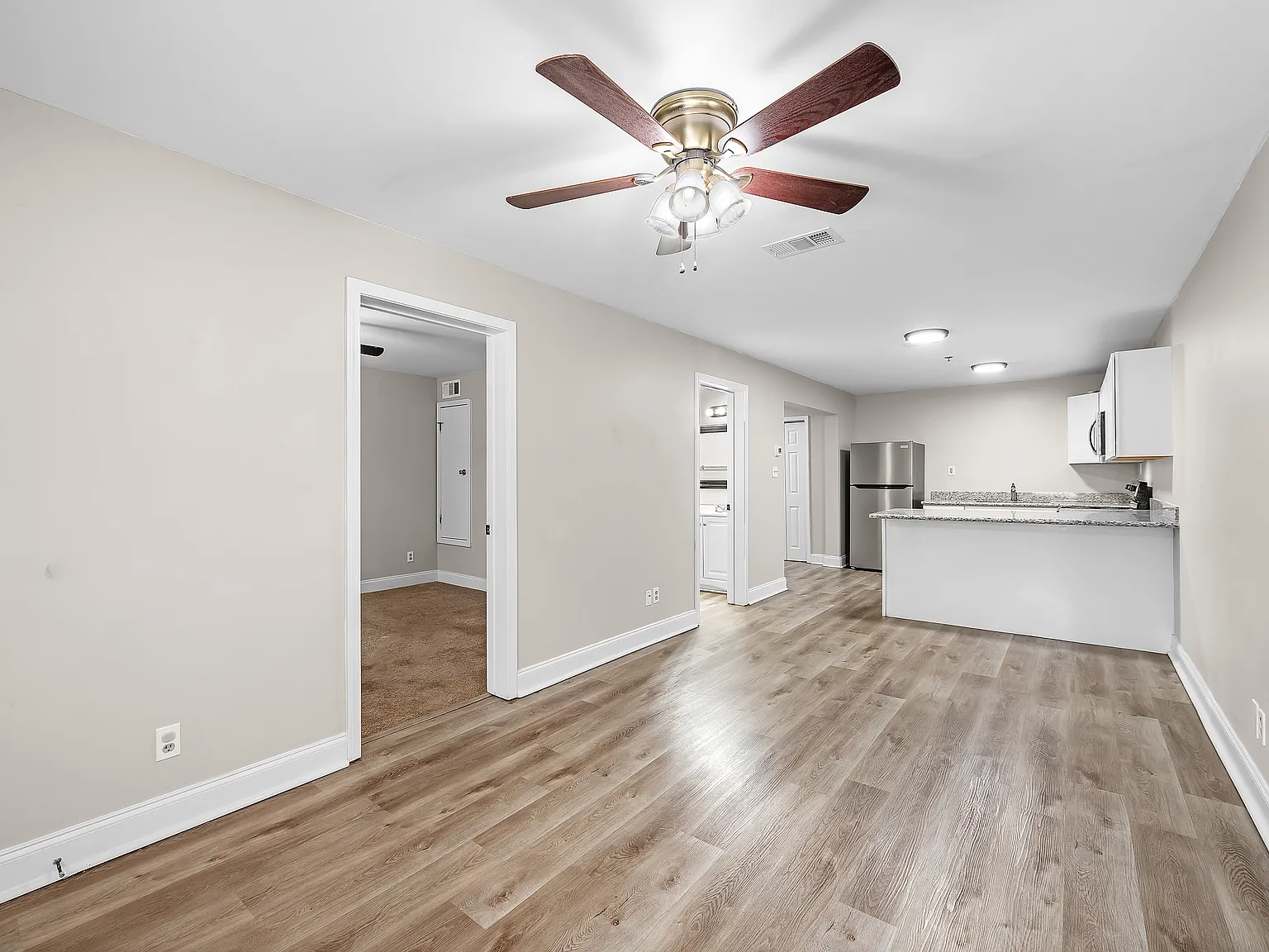 Destin Apartments — Photo 3
