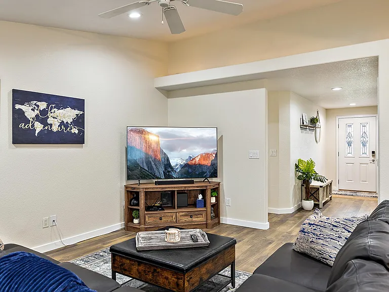 2327 Jeremy St — Photo 41