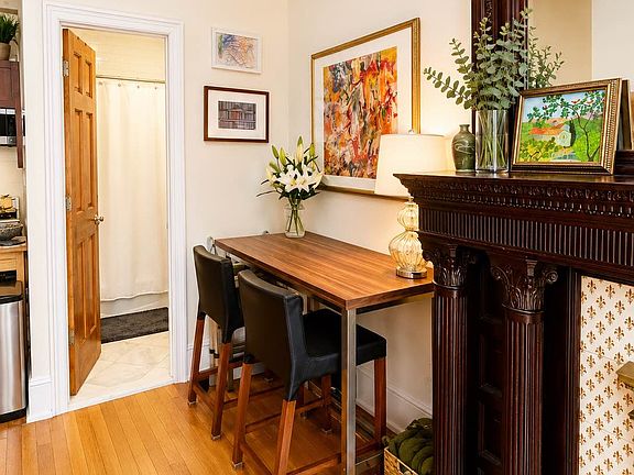 3rd image of 107 W 75th St APT 1A