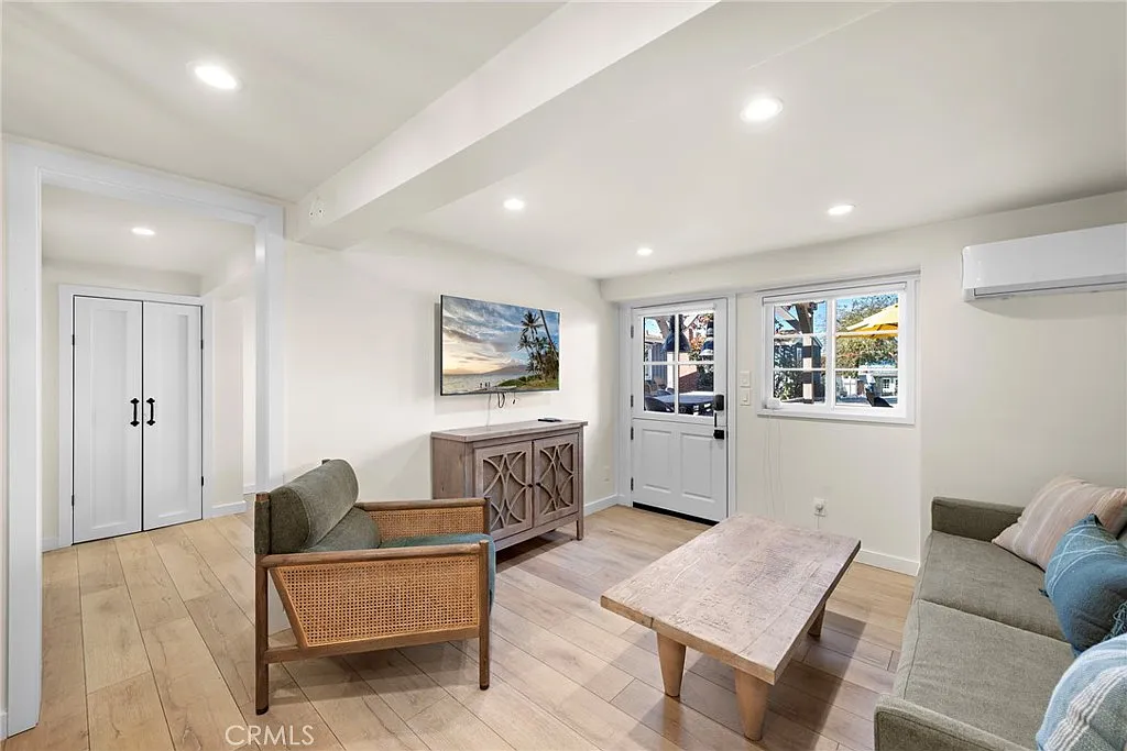 1 bed, 500 sqft, $3,950 — Photo 3