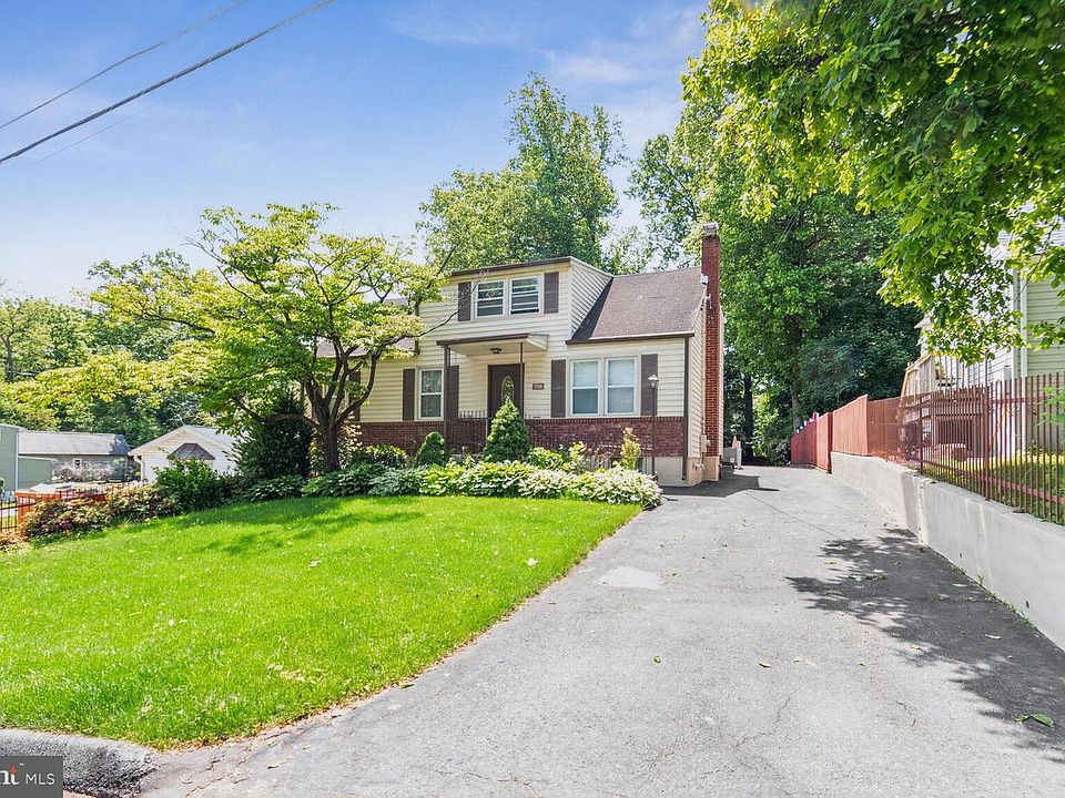1st image of 701 Rosemere Ave