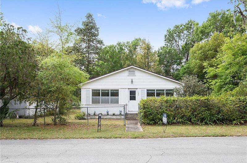 1st image of 159 W Connecticut Ave