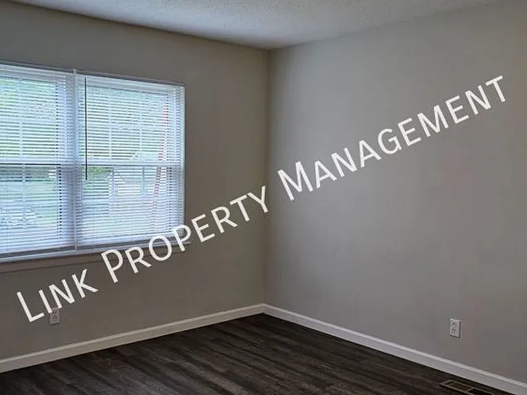 1638 Keeble St — Photo 26