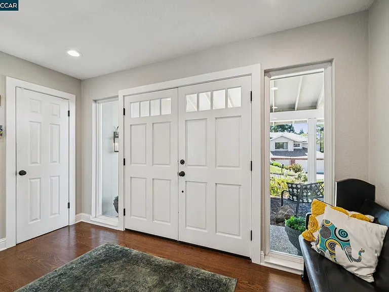 1933 Joseph Dr — Photo 21