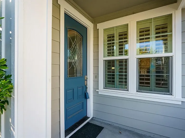983 Aston Cir — Photo 4