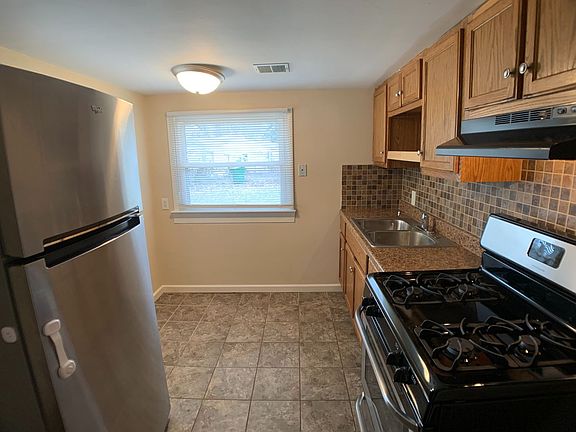 3rd image of 2554 Little St