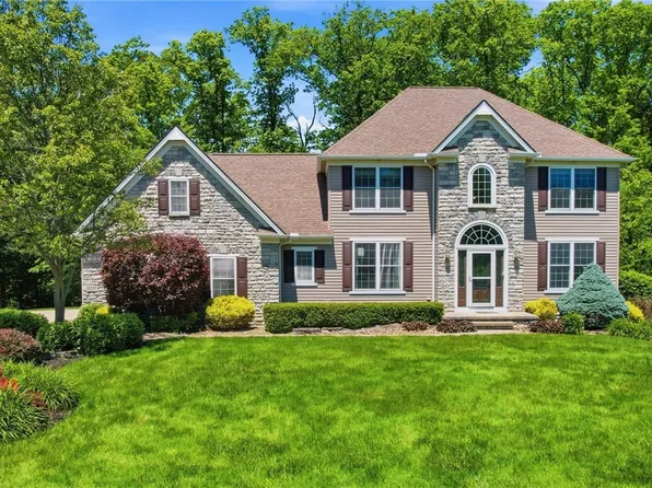 8255 Hemingway Ln, Concord Township, OH 44060