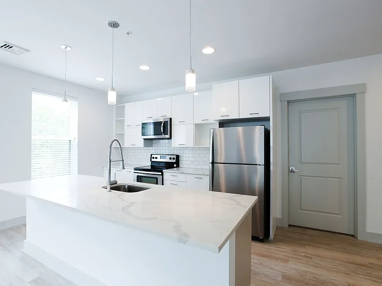 Excelsior Park Apartments — Photo 22