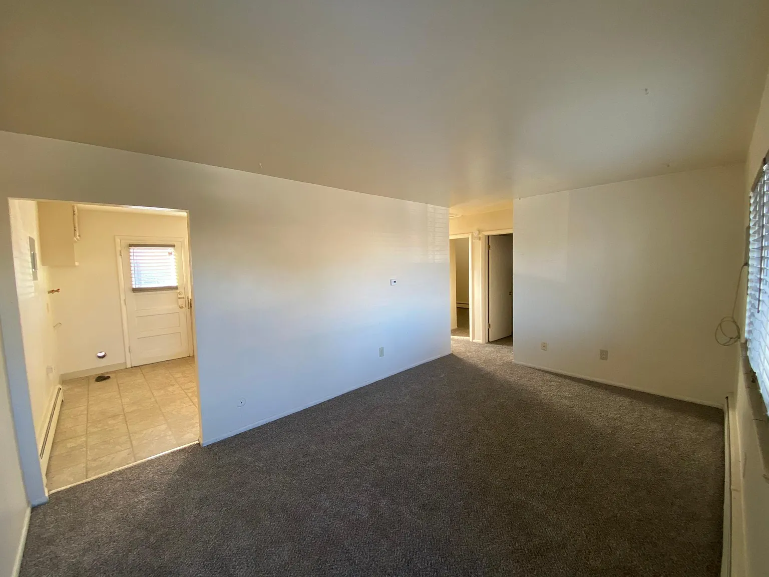 2 bed, 745 sqft, $1,200 — Photo 4