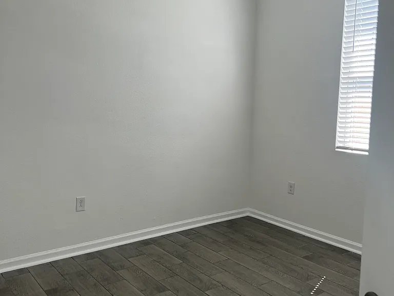 303 Irving Bend Dr — Photo 8
