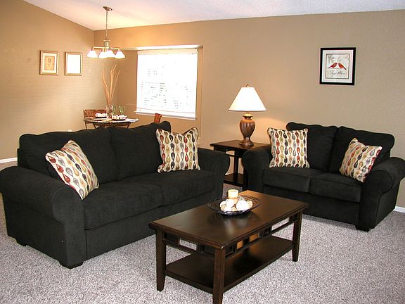 www.LamoureuxRealEstate.com