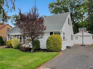 285 Howard Ave, Rochelle Park, NJ 07662