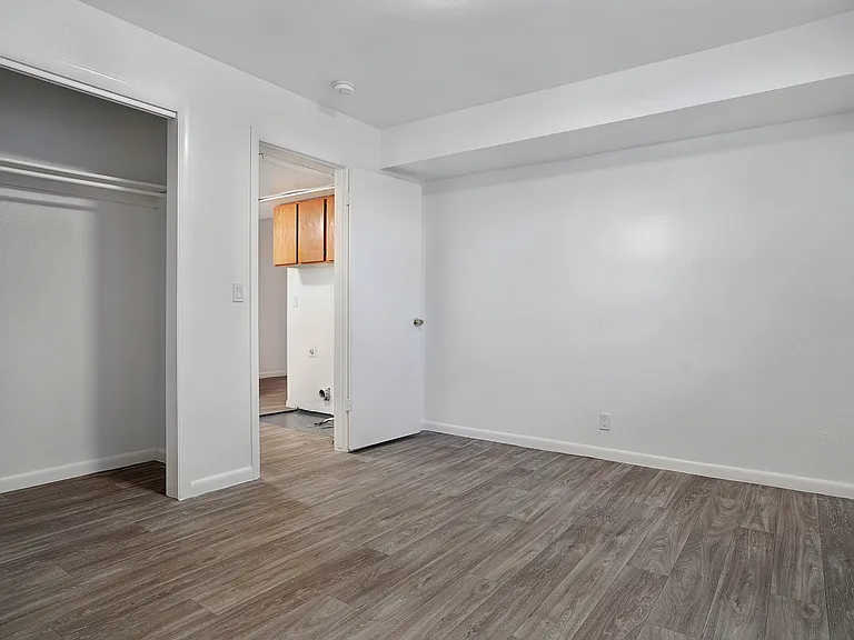 Woodlawn Apartment Homes — Photo 13