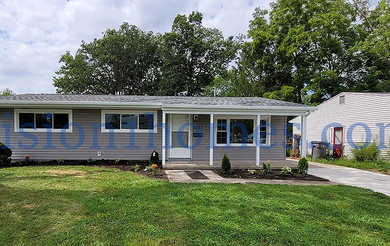 1605 Karen St — Photo 1