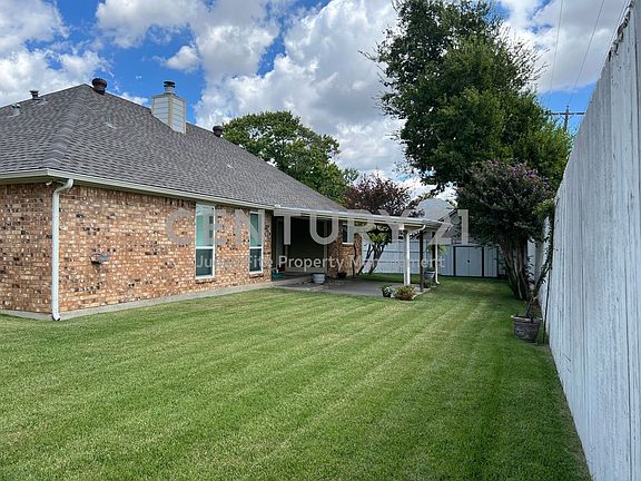 2nd image of 100 Village Green Ct