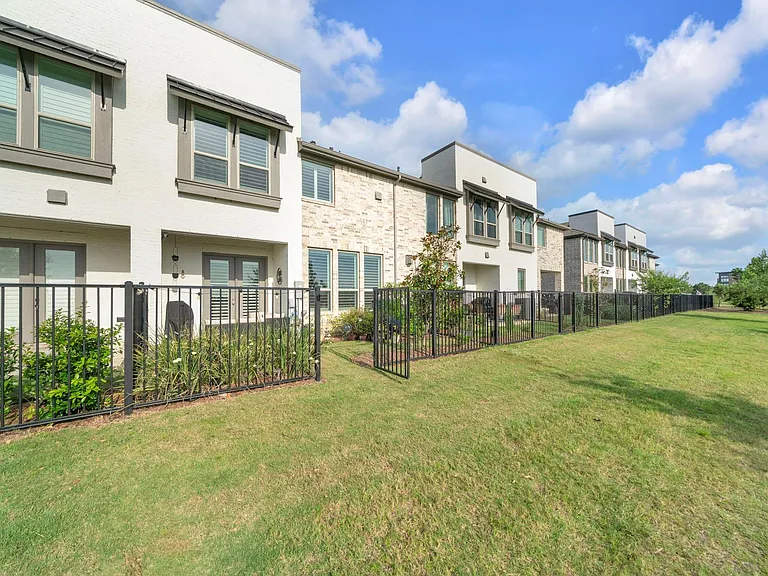 16531 Lake Austin St — Photo 26